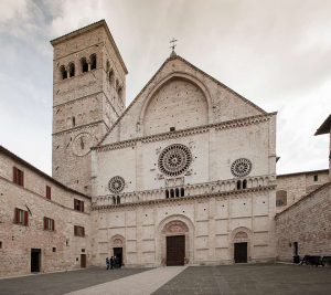 Assisi-facciata-San-Rufino